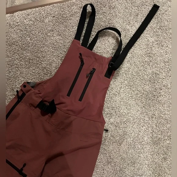 NWOT North Face bib